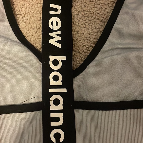 New Balance Sports Bra - Picture 4 of 5